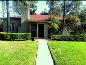 1714-1718 E Chevy Chase Dr in Glendale, CA - Foto de edificio - Building Photo
