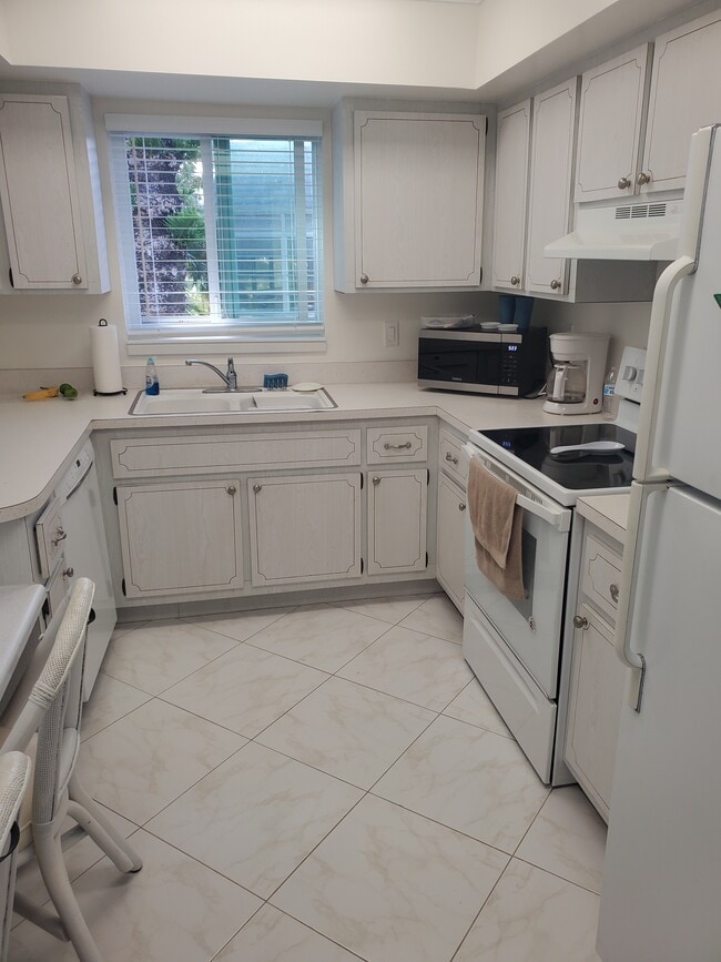 2950 SE Ocean Blvd, Unit 8-6 in Stuart, FL - Building Photo - Building Photo