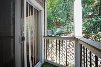 4208 Santa Fe Pkwy in Sandy Springs, GA - Foto de edificio - Building Photo