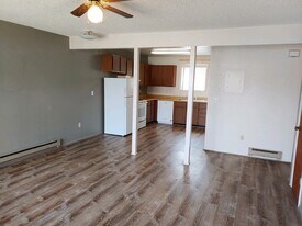 2826 Baker Dr, Unit Apt A in Cody, WY - Building Photo