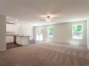 1140 Winding Creek Rd in Granite Quarry, NC - Foto de edificio - Building Photo