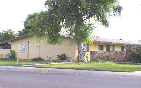 Desert Village Apartments in Glendale, AZ - Building Photo