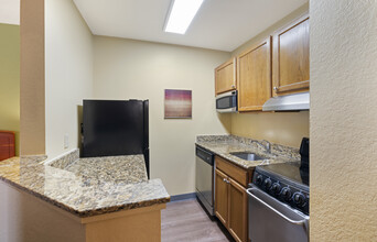 Furnished Studio - Virginia Beach in Virginia Beach, VA - Foto de edificio - Building Photo