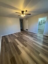 240 N W Pl in Salina, KS - Building Photo - Building Photo