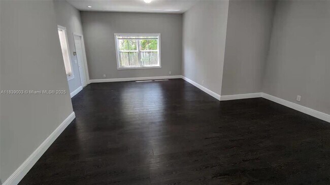 675 Maplewood Ct in Weston, FL - Building Photo - Building Photo