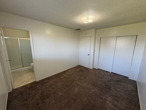 564 N Dwight Ave in Farmersville, CA - Building Photo - Building Photo