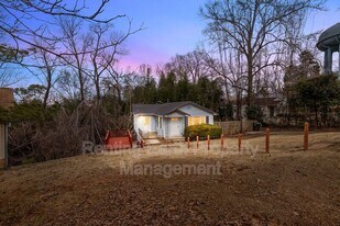 942 Hillcrest Ave in Birmingham, AL - Building Photo