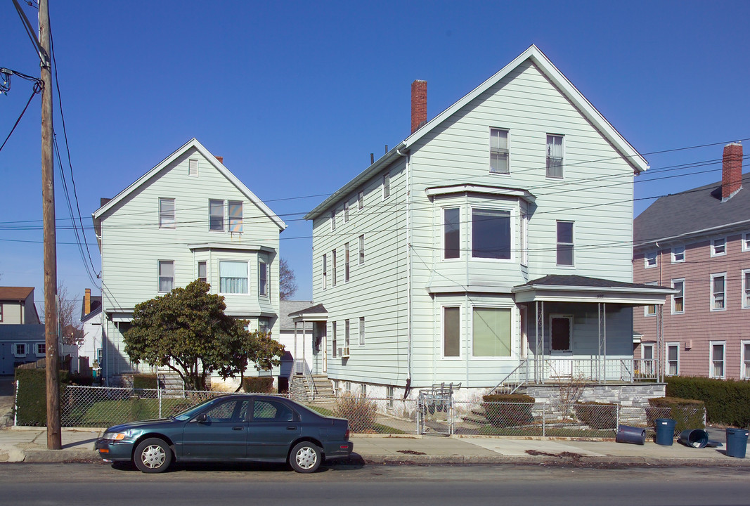 577-585 Broadway in Fall River, MA - Building Photo