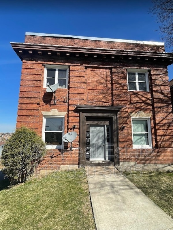 property at 341 Orchard Pl