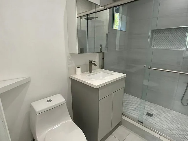 6546 Bobbyboyar Ave in Los Angeles, CA - Foto de edificio - Building Photo