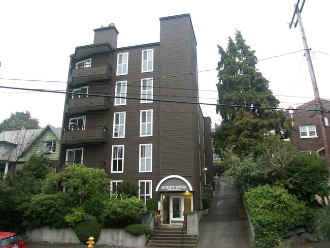 Summit Tower Apartments in Seattle, WA - Foto de edificio - Building Photo