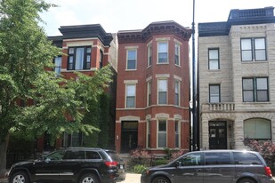 2137 N Sheffield Ave, Unit M08H in Chicago, IL - Building Photo