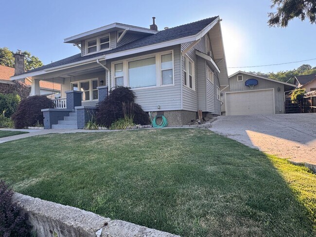 120 S Roop St in Susanville, CA - Building Photo - Building Photo