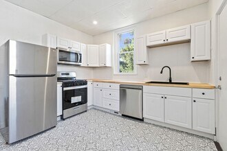 215 Winston St in Pittsburgh, PA - Building Photo - Building Photo