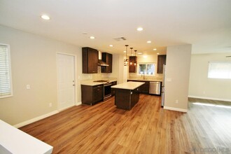 15170 Andorra Way in San Diego, CA - Building Photo - Building Photo