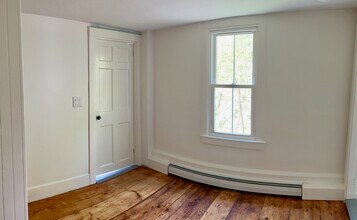 15 Winthrop St in Hallowell, ME - Building Photo - Building Photo