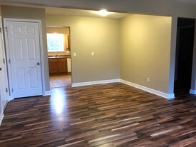 5381 Big Tyler Rd in Cross Lanes, WV - Building Photo