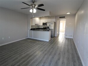 1860 Phillippi Shores Dr in Sarasota, FL - Building Photo - Building Photo