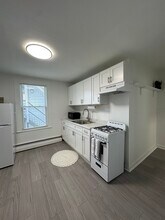 176 Pearl St, Unit 2R in Middletown, CT - Building Photo - Building Photo