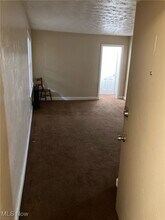 1875 Forest Hills Blvd in Cleveland, OH - Foto de edificio - Building Photo