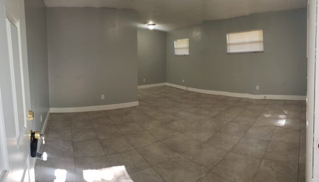 9406 N Mulberry St in Tampa, FL - Building Photo - Building Photo