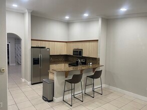 13755 SW 169th Ter in Miami, FL - Foto de edificio - Building Photo