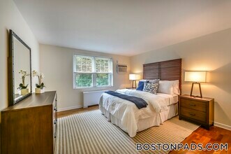 8 Captain Parker Arms in Lexington, MA - Building Photo - Building Photo