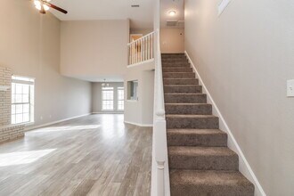 10328 Gray Oak Ln in Fort Worth, TX - Building Photo - Building Photo