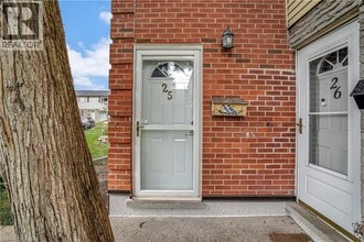 162 Jansen Ave in Kitchener, ON - Building Photo - Building Photo