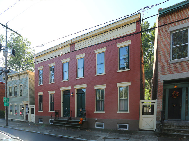 246 Green St in Schenectady, NY - Building Photo - Building Photo