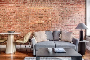 325 E 5th St in New York, NY - Building Photo