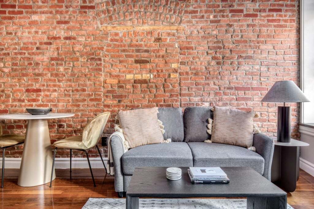 325 E 5th St in New York, NY - Building Photo