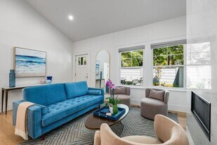 413 8th St NE in Atlanta, GA - Building Photo