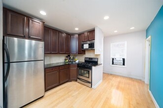162 Steuben St in Jersey City, NJ - Building Photo - Building Photo