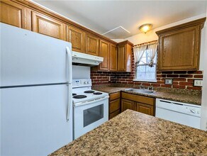 10 Scuppo Rd in Danbury, CT - Building Photo - Building Photo