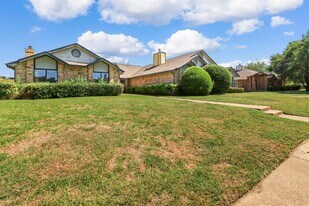 4047 St Christopher Ln in Dallas, TX - Building Photo