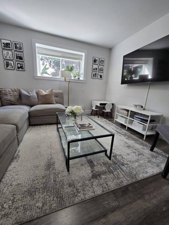 20385 123 Av in Maple Ridge, BC - Building Photo