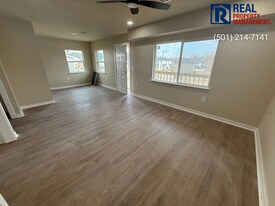 1812 Sanford Dr in Little Rock, AR - Building Photo