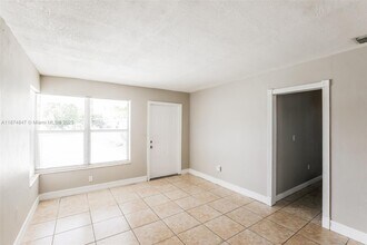 1770 NW 18th St in Fort Lauderdale, FL - Building Photo - Building Photo