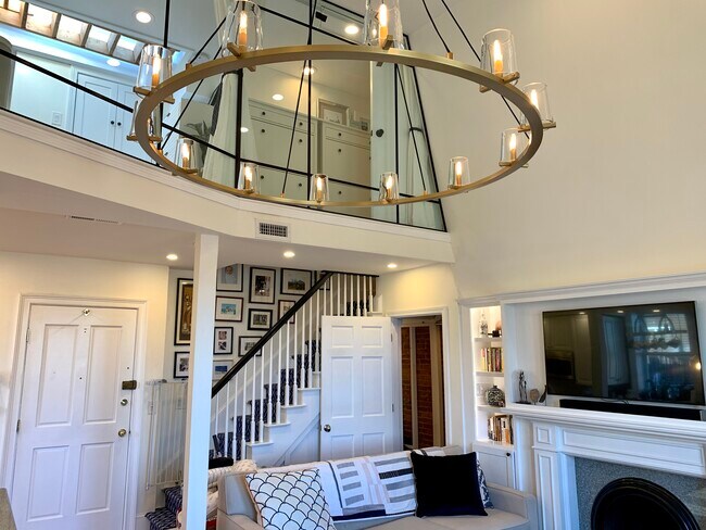 62 Commonwealth Ave, Unit 8