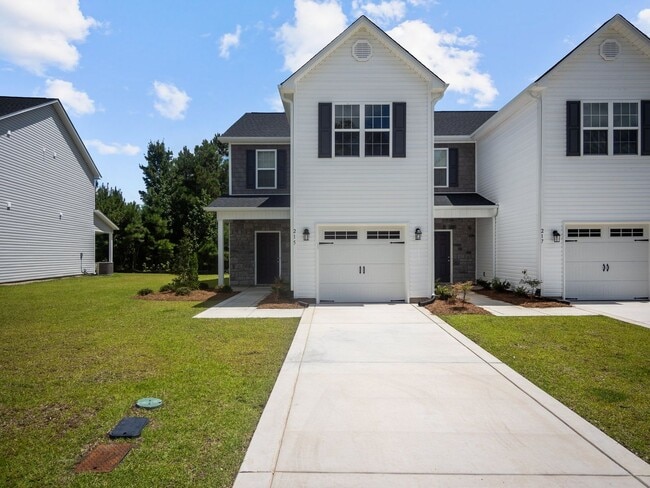 215 Verrazzano Ln in Jacksonville, NC - Building Photo - Building Photo
