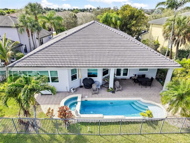 property at 3816 W Hibiscus St