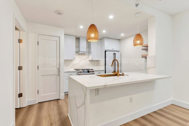 property at 700 W E St