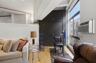 12 Stoneholm St in Boston, MA - Building Photo - Building Photo