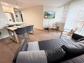 801 15th St S, Unit SI FL2-ID1510799P in Arlington, VA - Foto de edificio - Building Photo