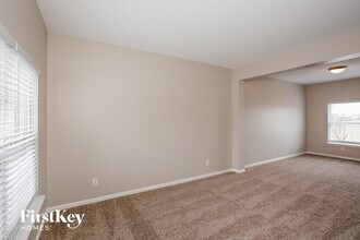 13947 Royalwood Dr in Fishers, IN - Building Photo - Building Photo