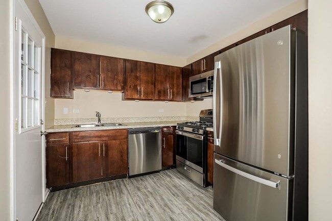1381 Alberta Ct in Glendale Heights, IL - Building Photo - Building Photo