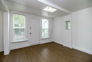 14402 56th Ave S in Tukwila, WA - Building Photo - Building Photo