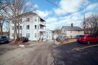 9 Duffley Ct, Unit #1 in Chestnut Hill, MA - Building Photo - Building Photo