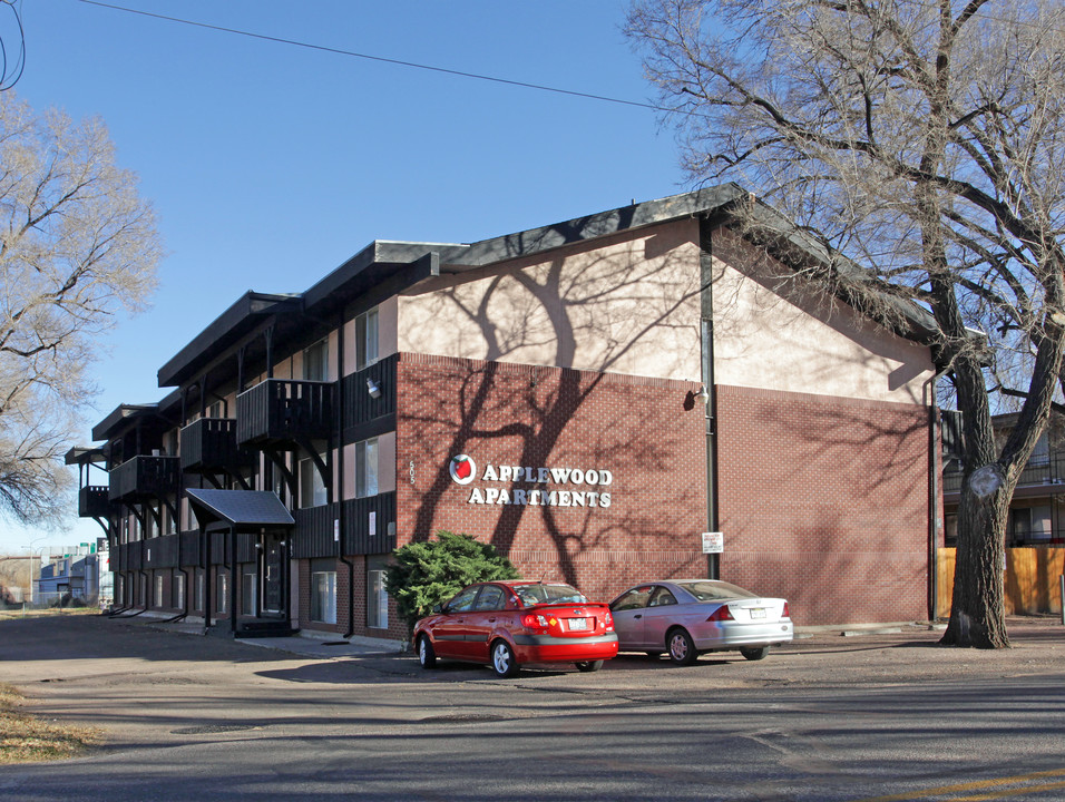 Applewood Apartments in Colorado Springs, CO - Building Photo